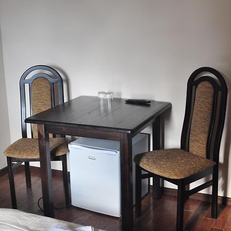 Hotelik Hermes Pieniezno Rum bild