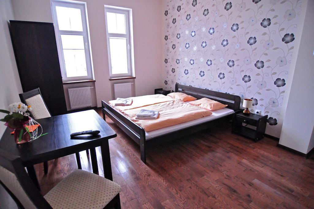 Hotelik Hermes Pieniezno Rum bild