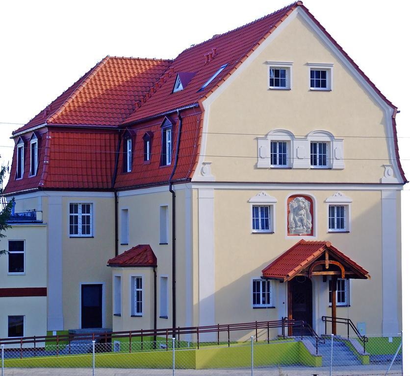 Hotelik Hermes Pieniezno Exteriör bild