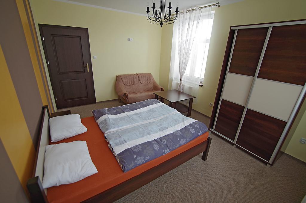 Hotelik Hermes Pieniezno Exteriör bild
