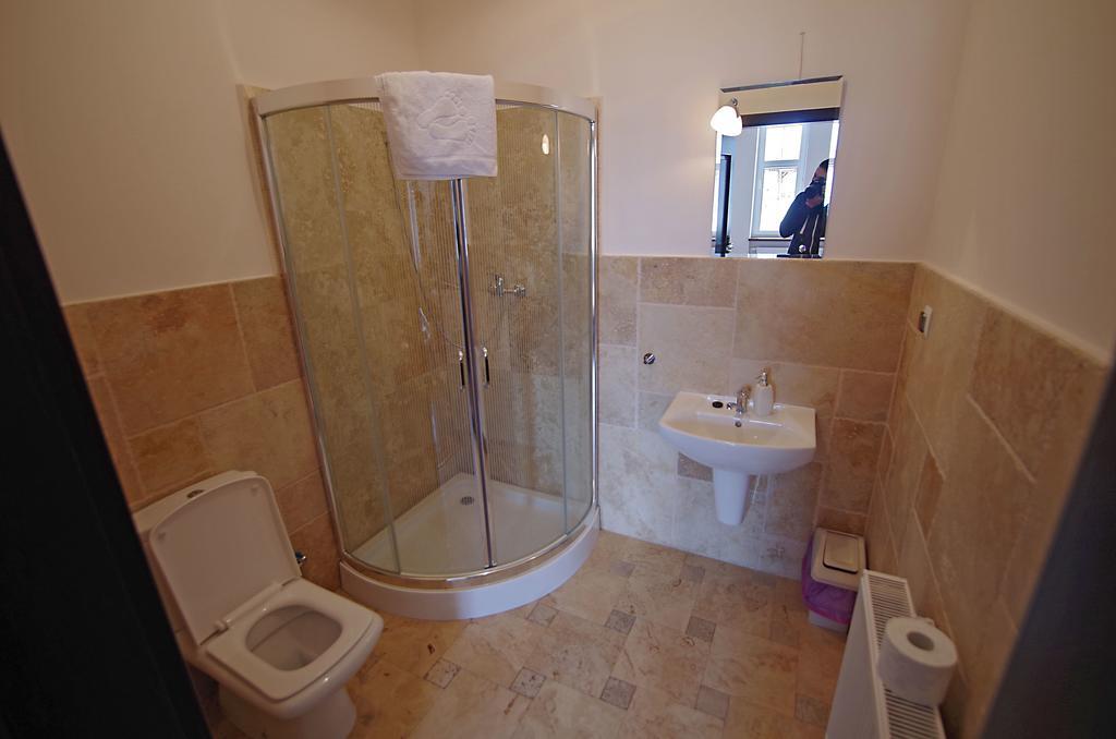 Hotelik Hermes Pieniezno Exteriör bild