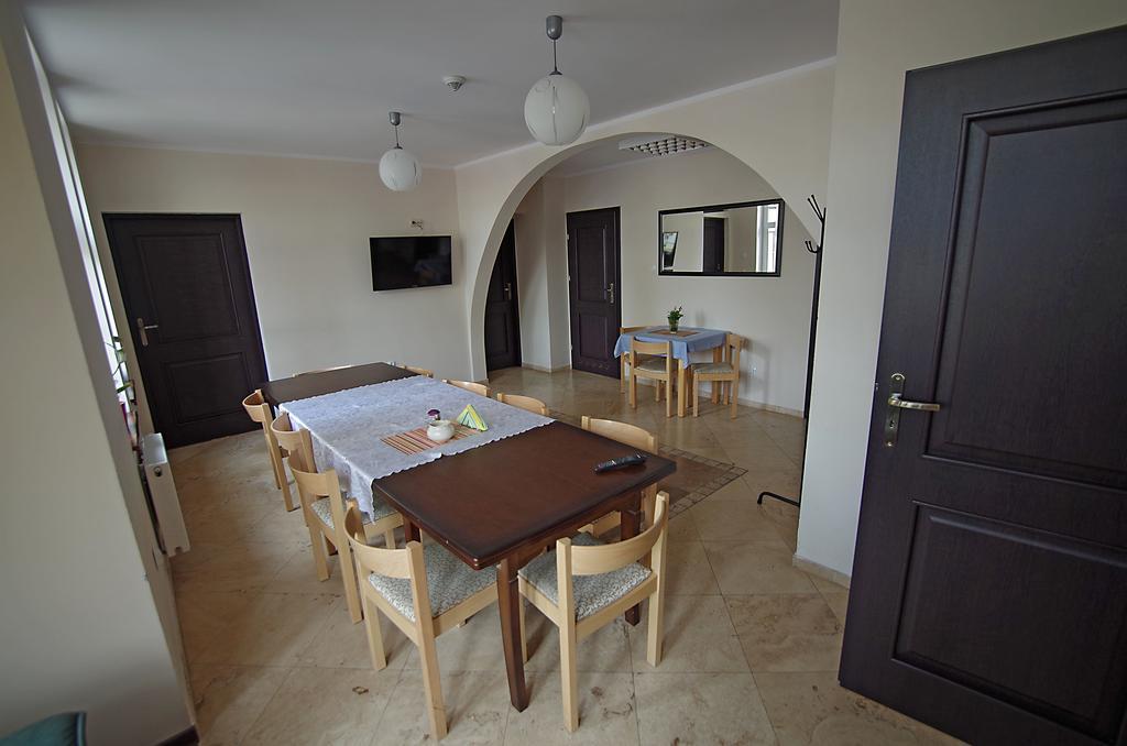 Hotelik Hermes Pieniezno Exteriör bild