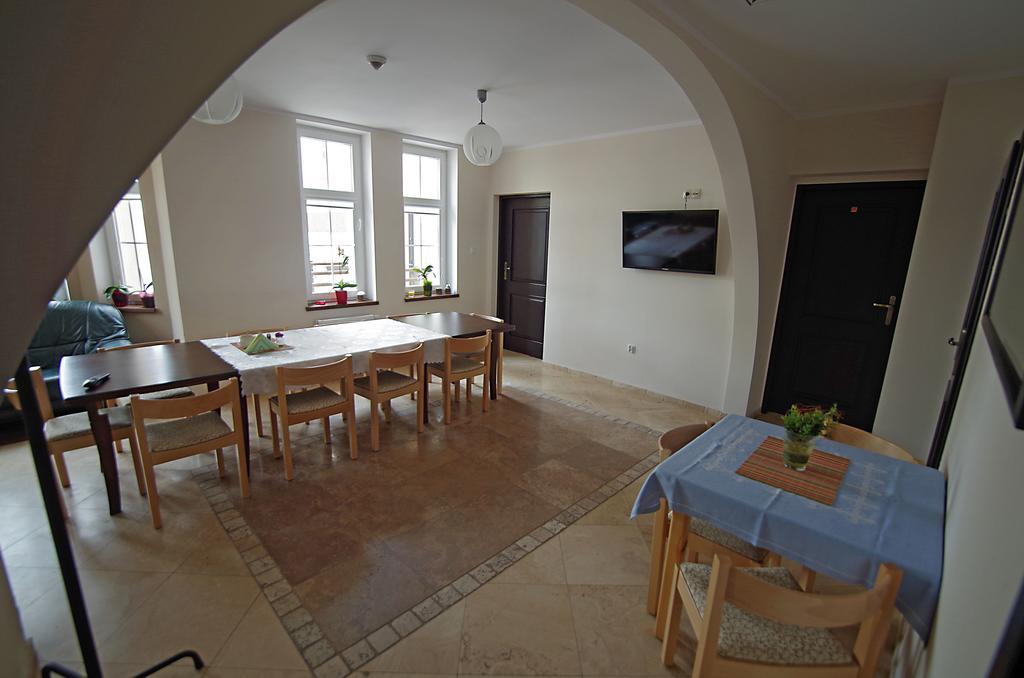 Hotelik Hermes Pieniezno Exteriör bild