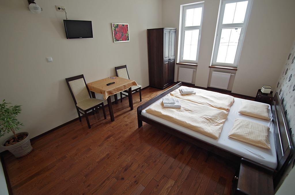 Hotelik Hermes Pieniezno Exteriör bild